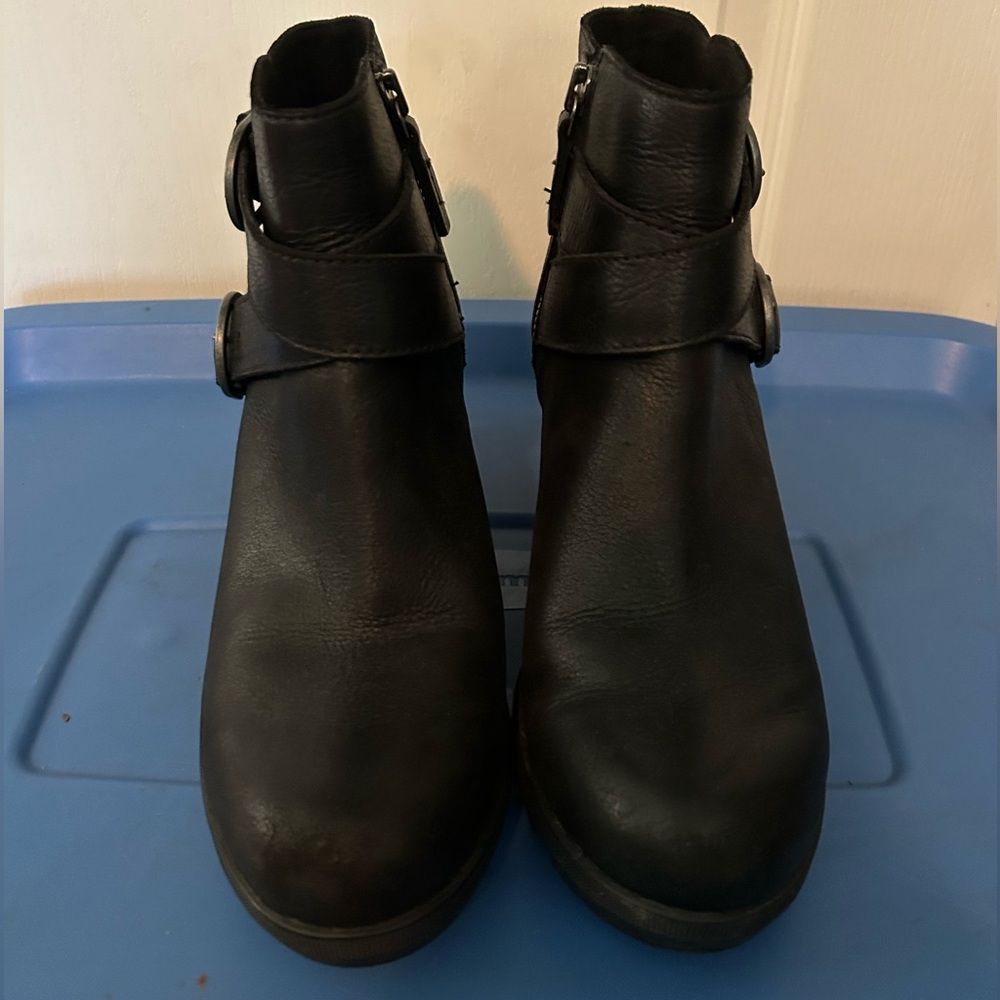 Sorel Joan of Arctic Wedge Buckle Black Ankle Boots